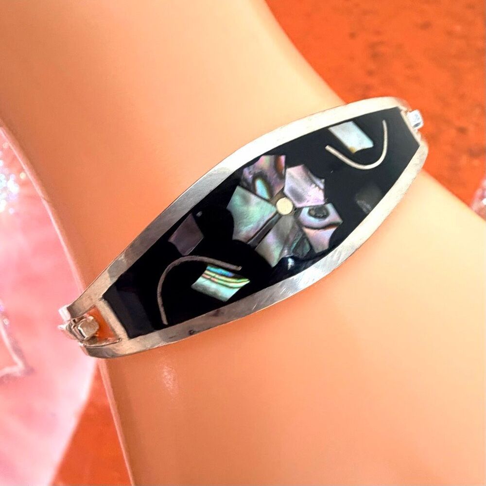 Vintage Taxco Mexico Black Onyx Abalone Inlay Flower Hinged Bracelet